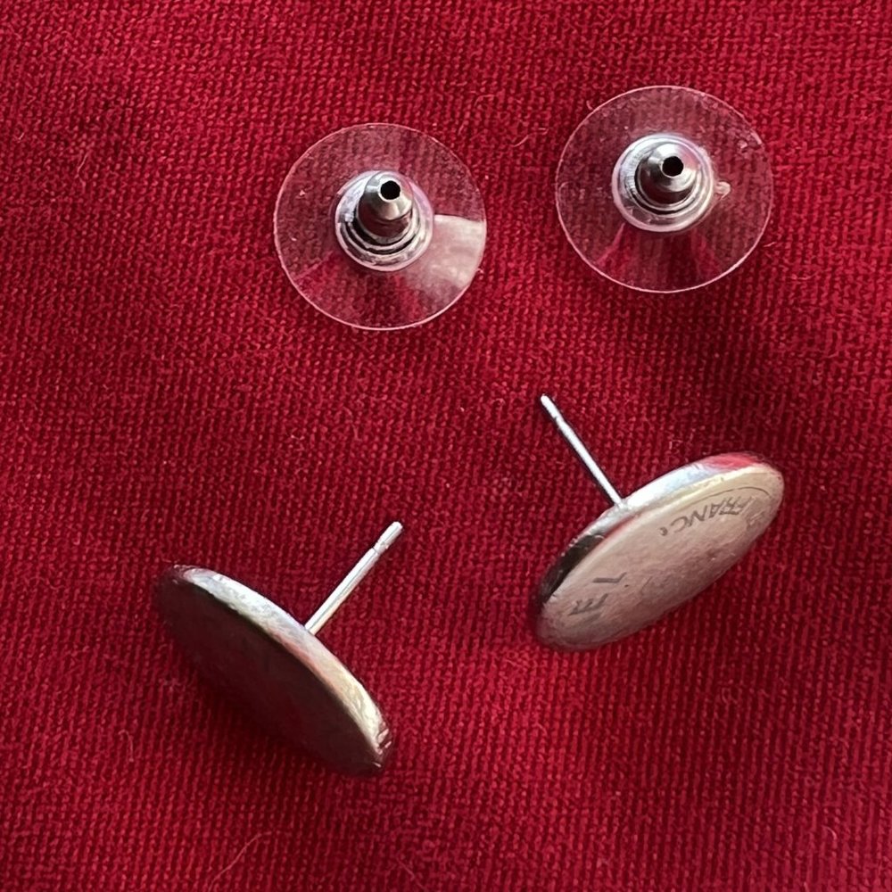 CHANEL * Made in France* Brushed Silver Disk Earrings - Picture 4 of 8